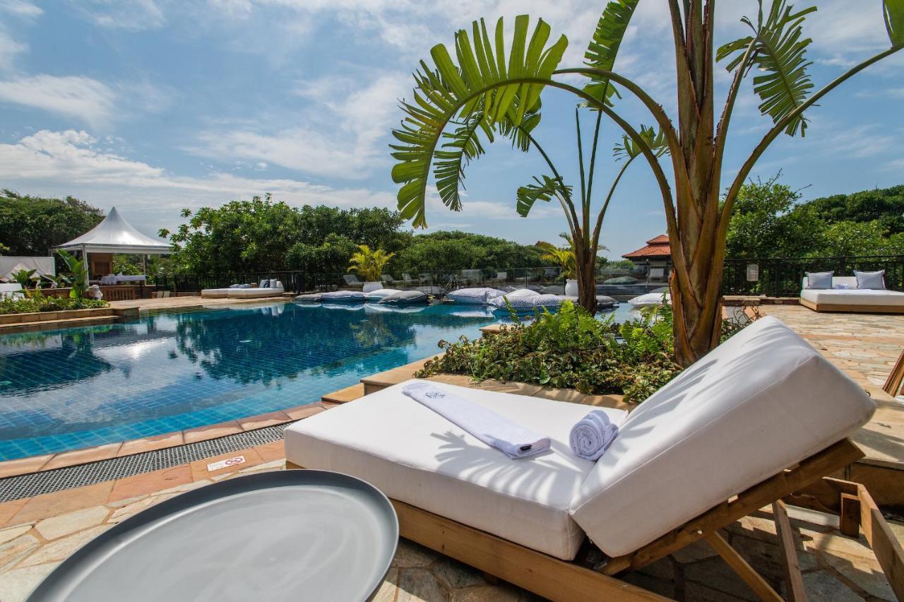 Hotel The Capital Zimbali Ballito Exterior foto The pool at the hotel