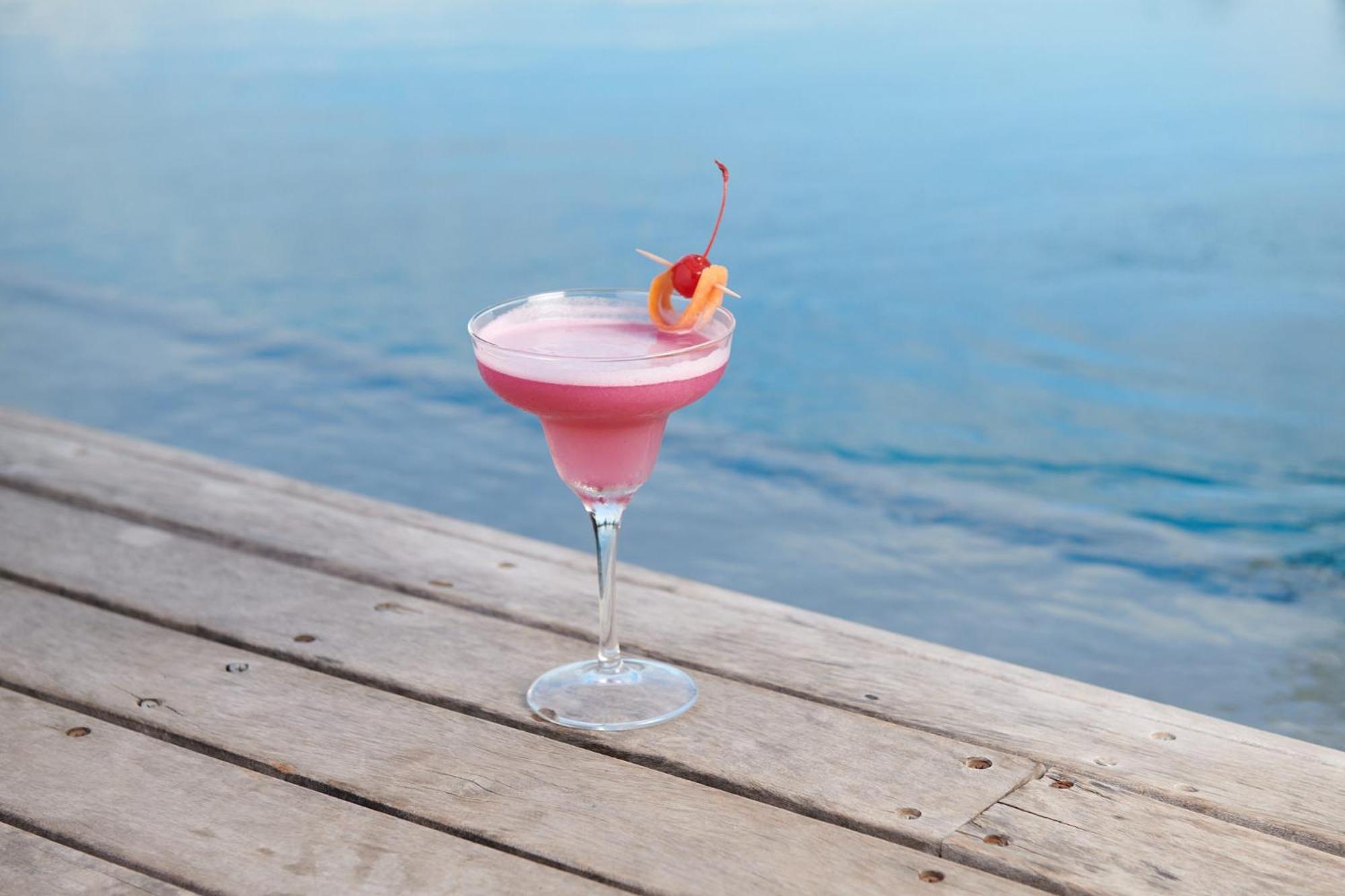 Hotel The Capital Zimbali Ballito Exterior foto A strawberry daiquiri