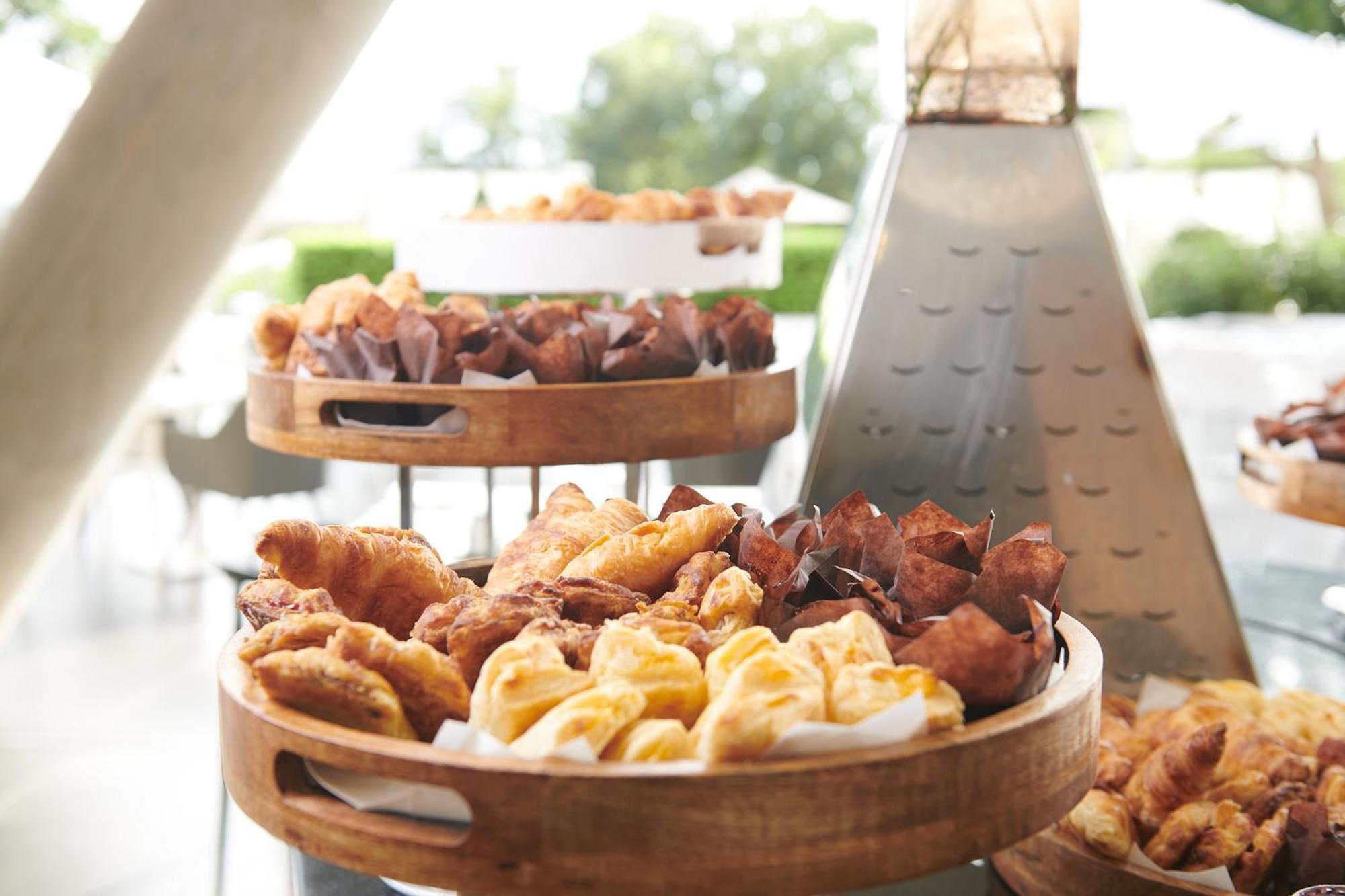 Hotel The Capital Zimbali Ballito Exterior foto A selection of pastries